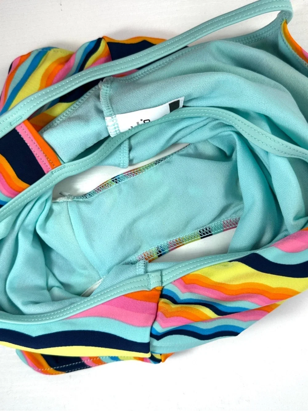 Speedo Girls Thin Strap One Piece Swimsuit M‎ rainbow wavy stripe design